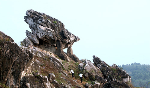 Thắng cảnh Ch&ugrave;a Trầm giữa H&agrave; Nội